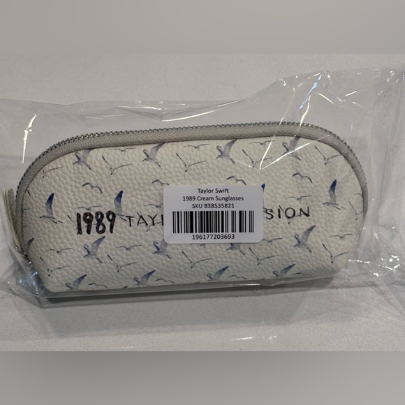 Taylor Swift 1989 (Taylor’s Version) Cream Sunglasses and Case - Picture 4 of 5